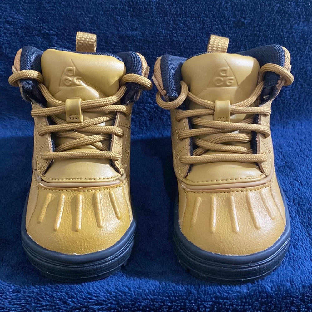 🔥 Nike Woodside 2 High ACG Boots- Size: 5C, Toddler🔥